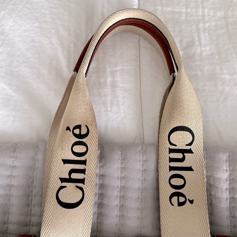 Chloe Medium Woody Linen Tote - Picture 8 of 12